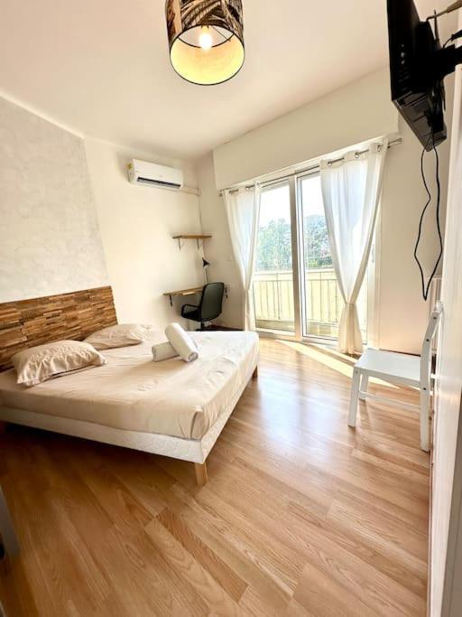 Appartement Avec 4 Chambres Doubles - Proche De La Mer, Des Transports Et De La Promenade Des Anglais Nizza Esterno foto