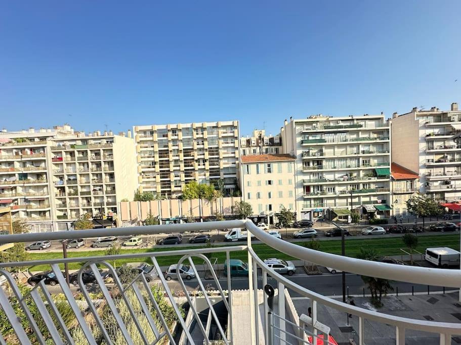 Appartement Avec 4 Chambres Doubles - Proche De La Mer, Des Transports Et De La Promenade Des Anglais Nizza Esterno foto